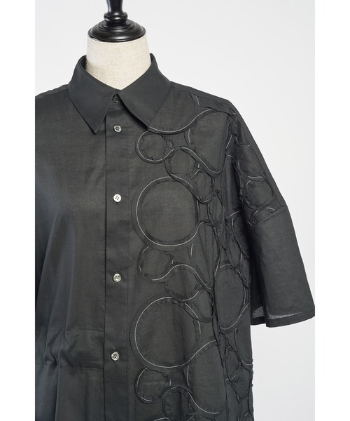 gomme(ゴム)の「テープエンブロ ライギャザブラウス(シャツワンピース・レディース・ブラック/ストライプ・MEDIUM)」の16枚目の写真