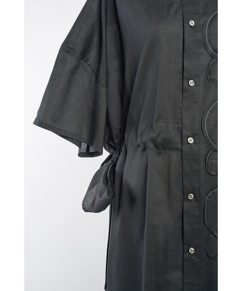 gomme(ゴム)の「テープエンブロ ライギャザブラウス(シャツワンピース・レディース・ブラック/ストライプ・MEDIUM)」の17枚目の写真