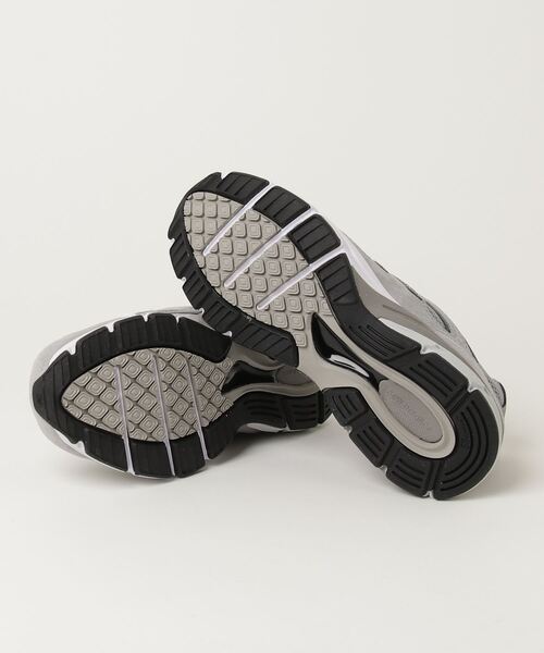 NEW BALANCE（ニューバランス）の「Made in USA 990 v4（スニーカー・メンズ・グレー・24.0cm/23.5cm/23.0cm/22.5cm/30.0cm/29.0cm/28.5cm/28.0cm/27.5cm/27.0cm/26.5cm/26.0cm/25.5cm/25.0cm/24.5cm）」の3枚目の写真