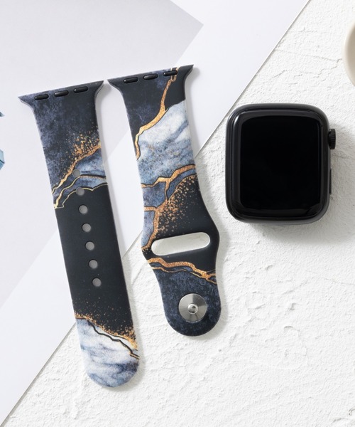 emonique(エモニーク)の「シリコン製 Apple Watch バンド マーブル柄 スマートウォッチバンド【38/40/41/42/44/45/49mm対応】(デジタル腕時計・レディース・ブラック/ネイビー/グレー/ピンク/グレー系その他/チャコール・42/38)」の2枚目の写真