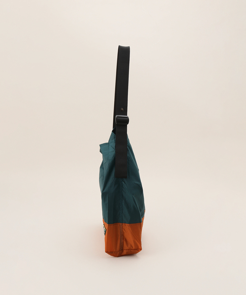 U by SPICK&SPAN(ユーバイスピックアンドスパン)の「【L.L.Bean/エルエルビーン】 フォールダブルエコバッグ(ショルダーバッグ・レディース・ネイビー/サックスブルー・FREE)」の8枚目の写真