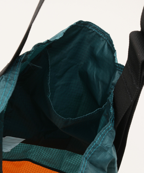 U by SPICK&SPAN(ユーバイスピックアンドスパン)の「【L.L.Bean/エルエルビーン】 フォールダブルエコバッグ(ショルダーバッグ・レディース・ネイビー/サックスブルー・FREE)」の13枚目の写真