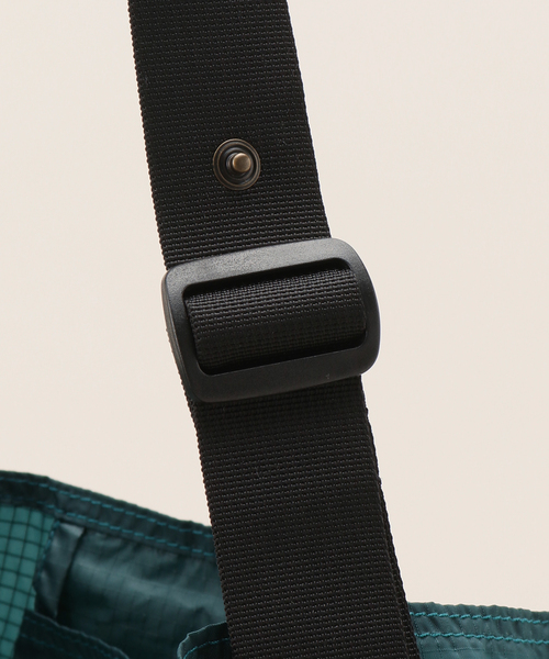 U by SPICK&SPAN(ユーバイスピックアンドスパン)の「【L.L.Bean/エルエルビーン】 フォールダブルエコバッグ(ショルダーバッグ・レディース・ネイビー/サックスブルー・FREE)」の16枚目の写真