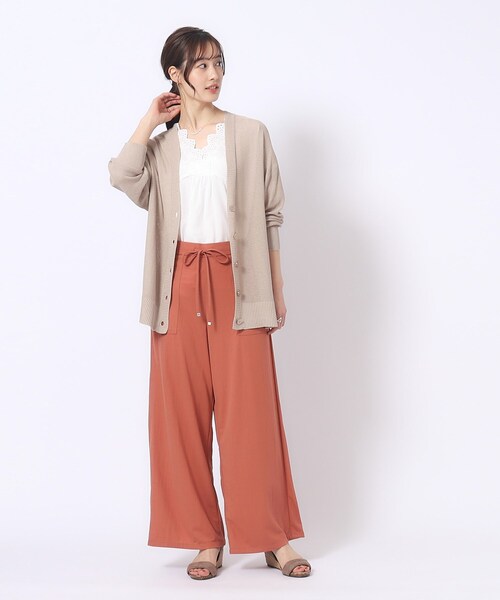SHOO・LA・RUE（シューラルー）の「◆度違い天竺Vネックカーディガン（カーディガン/ボレロ・レディース・ブラック/ライトベージュ/グリーン系/オフホワイト・00）」の15枚目の写真