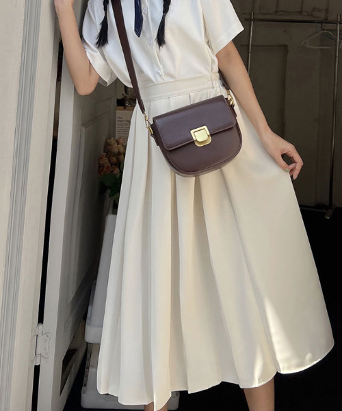 VIVID LADY(ビビッドレディー)の「プリーツロングスカート 全3色 プリーツスカート(スカート・レディース・スカイブルー/ブラック/ベージュ・FREE)」の7枚目の写真