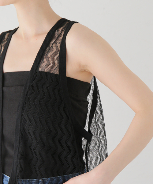 SLOBE IENA（スローブイエナ）の「深Vスリット レースニット（ニット/セーター・レディース・アイボリー/ブラック・FREE）」の16枚目の写真