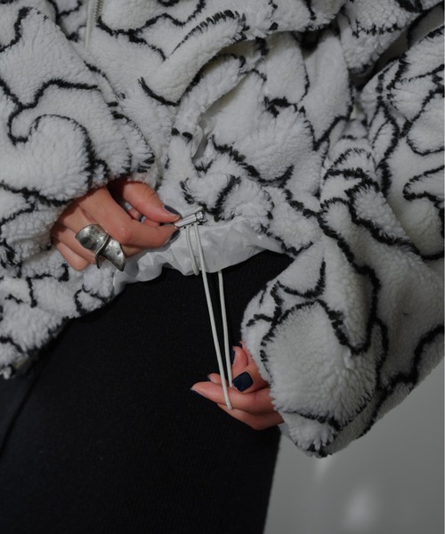 AIC.（エーアイシー）の「ラインアートボアオーバーサイズブルゾン