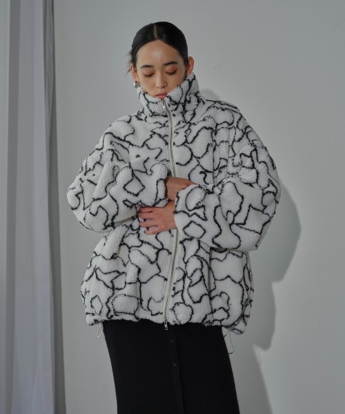 新品★ラインアートブルゾン AIC.（エーアイシー）の「ラインアートボアオーバーサイズブルゾン