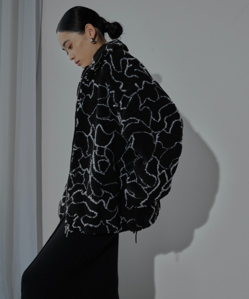 新品★ラインアートブルゾン AIC.（エーアイシー）の「ラインアートボアオーバーサイズブルゾン