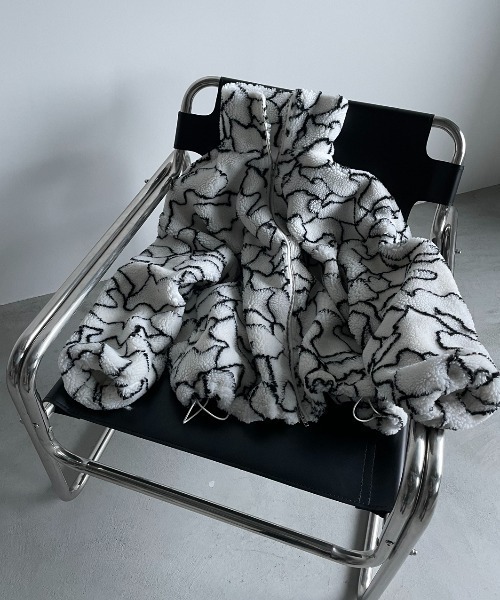 AIC.（エーアイシー）の「ラインアートボアオーバーサイズブルゾン