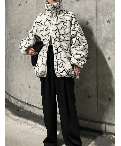 AIC.（エーアイシー）の「ラインアートボアオーバーサイズブルゾン