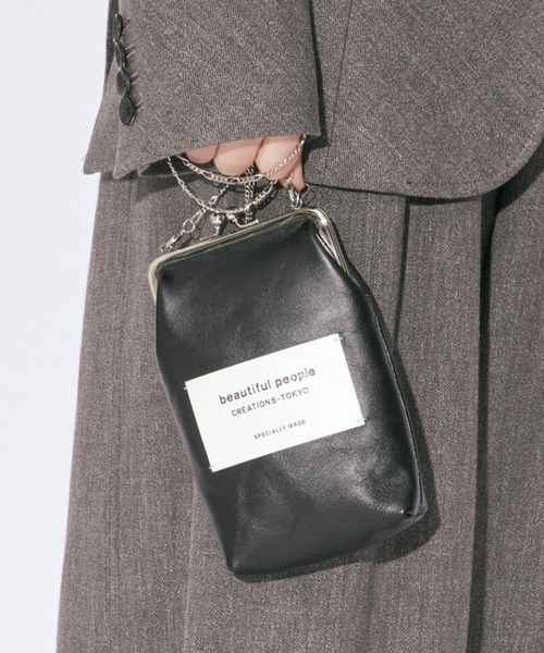 beautiful people（ビューティフルピープル）の「clasp pouch（ショルダーバッグ・レディース・グレー/ブラック/アイボリー/グレイッシュベージュ・FREE）」の2枚目の写真