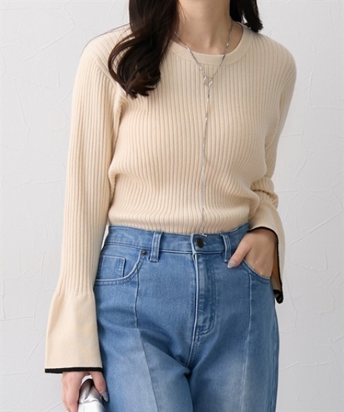 nissen（ニッセン）の「配色フレアスリーブリブニット（ニット/セーター・レディース・ブラック/チャコールグレー/グリーン系/ブラック系/ライトベージュ・L/LL/M/S）」の4枚目の写真