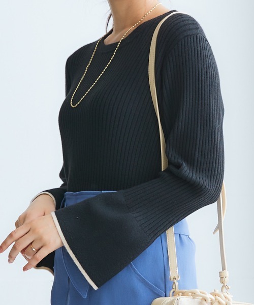 nissen（ニッセン）の「配色フレアスリーブリブニット（ニット/セーター・レディース・ブラック/チャコールグレー/グリーン系/ブラック系/ライトベージュ・L/LL/M/S）」の2枚目の写真