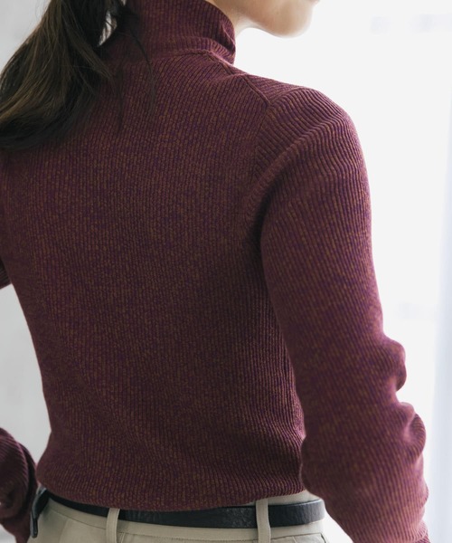 URBAN RESEARCH（アーバンリサーチ）の「『UR TECH』コットンメランジタートルニット（ニット/セーター・レディース・オレンジ/パープル/カーキ・FREE）」の14枚目の写真