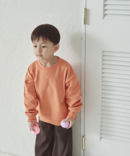 pairmanon(ペアマノン)の「裏毛 選べる10カラー シンプル ガゼットトレーナー(スウェット・キッズ・オレンジ/ベージュ/ブルー/ブラック系その他/グレー/ピンク/ライトグリーン/ホワイト系その他/ブラウン/ブラック・90/140/130/110/150/100/120)」の10枚目の写真