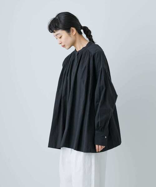 かぐれ　コットンギャザースタンドカラーブラウス kagure シャツ　OFF かぐれ（カグレ）の「コットンギャザースタンドカラーブラウス