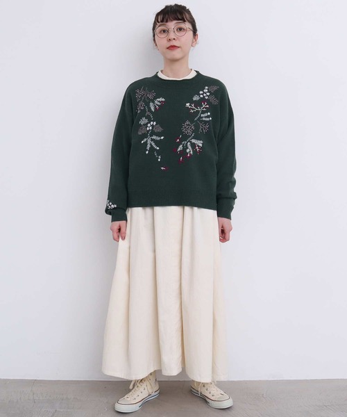 l'atelier du savon（アトリエドサボン）の「さんぽ道の植物　ハンド刺繍プルオーバー（ニット/セーター・レディース・グリーン/グレー・FREE）」の17枚目の写真