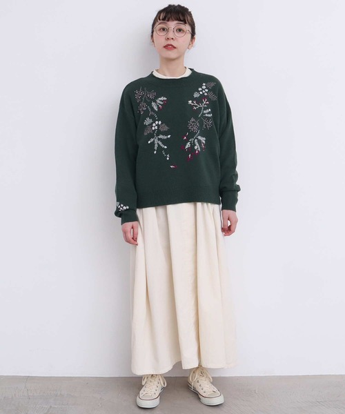 l'atelier du savon（アトリエドサボン）の「さんぽ道の植物　ハンド刺繍プルオーバー（ニット/セーター・レディース・グリーン/グレー・FREE）」の15枚目の写真