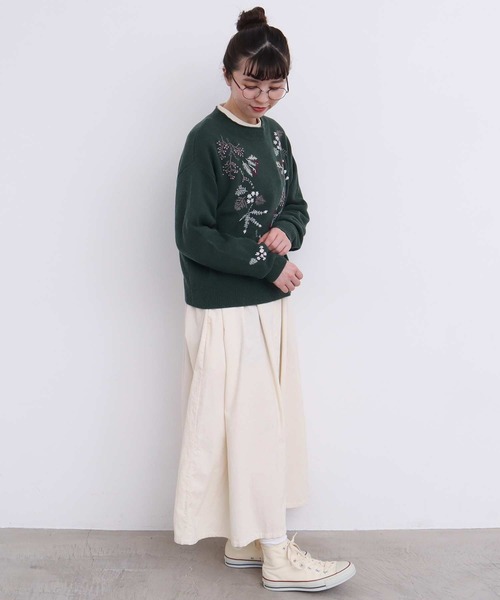 l'atelier du savon（アトリエドサボン）の「さんぽ道の植物　ハンド刺繍プルオーバー（ニット/セーター・レディース・グリーン/グレー・FREE）」の20枚目の写真