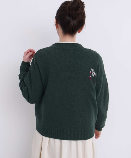 l'atelier du savon（アトリエドサボン）の「さんぽ道の植物　ハンド刺繍プルオーバー（ニット/セーター・レディース・グリーン/グレー・FREE）」の8枚目の写真
