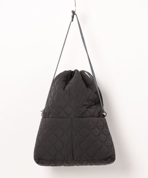 Didot.showroom（ディドット ショールーム）の「マルチポケットキルティングサコッシュ（ショルダーバッグ・レディース・チャコールグレー・FREE）」の2枚目の写真