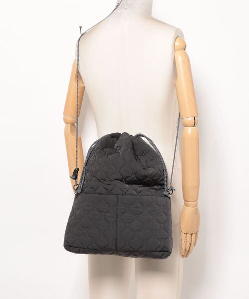 Didot.showroom（ディドット ショールーム）の「マルチポケットキルティングサコッシュ（ショルダーバッグ・レディース・チャコールグレー・FREE）」の3枚目の写真