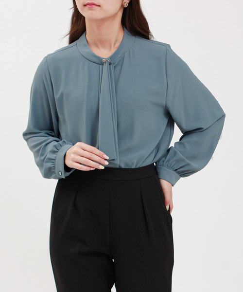 TRUDEA(トルディア)の「アシメラッフルハトメ使いボウタイブラウス(シャツ/ブラウス・レディース・ブルーグリーン/ホワイト/チャコールグレー・MEDIUM/LARGE)」の3枚目の写真