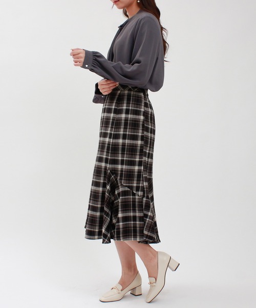 TRUDEA(トルディア)の「アシメラッフルハトメ使いボウタイブラウス(シャツ/ブラウス・レディース・ブルーグリーン/ホワイト/チャコールグレー・MEDIUM/LARGE)」の21枚目の写真