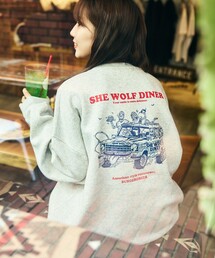 FREAK'S STORE | 限定展開 SHE WOLF DINER×FREAK'S STORE/シーウルフダイナー 別注 ビッグシルエット バックプリント クルーネックスウェット/CAR(スウェット)