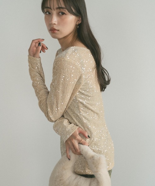 VANNIE U(ヴァニーユー)の「ベロアスパンコールセンタースリットトップス(Tシャツ/カットソー・レディース・アイボリー/ブラウン・FREE)」の17枚目の写真