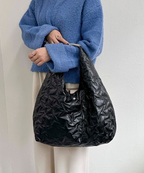 fredy emue(フレディエミュ)の「星キルティング三角バッグ(ハンドバッグ・レディース・ブラック/シルバー・FREE)」の10枚目の写真