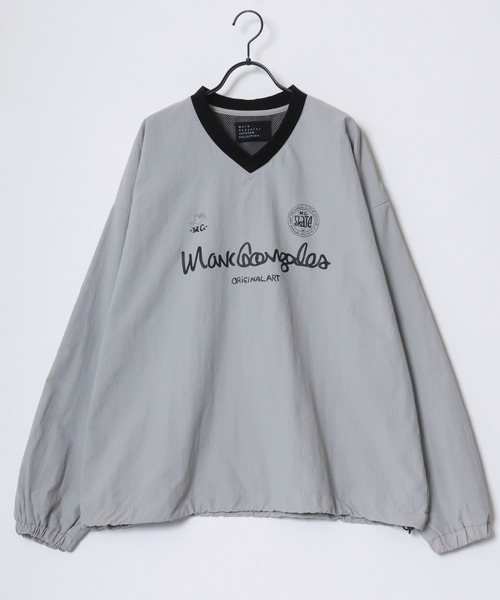 Mark Gonzales（マーク・ゴンザレス）の「MARK GONZALES ARTWORK COLLECTION/マークゴンザレス 別注 オーバーサイズ ユニフォームデザイン ゲームシャツ Vネック プルオーバー/トラックジャケット/アノラックジャケット/長袖/レディース メンズ（ナイロンジャケット・メンズ・ブラック/ホワイト/ライトグレー・M/L/XL）」の11枚目の写真