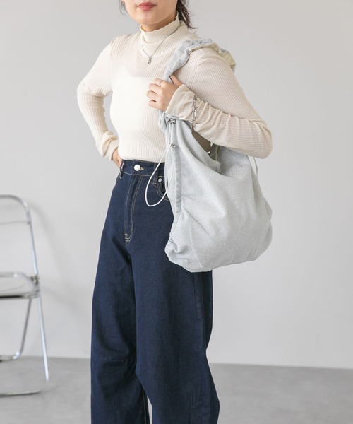 LinoU.(リノユー)の「ラメギャザードロストショルダーバッグ(ショルダーバッグ・レディース・チャコール/シルバー/ブラック・FREE)」の12枚目の写真