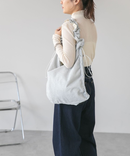 LinoU.(リノユー)の「ラメギャザードロストショルダーバッグ(ショルダーバッグ・レディース・チャコール/シルバー/ブラック・FREE)」の13枚目の写真