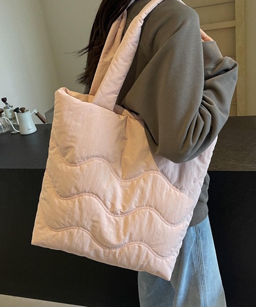 tone(トーン)の「Liaa/キルティング トートバッグ A18498(トートバッグ・レディース・ブラック/ブルー/ピンク/ベージュ/パープル・FREE)」の15枚目の写真