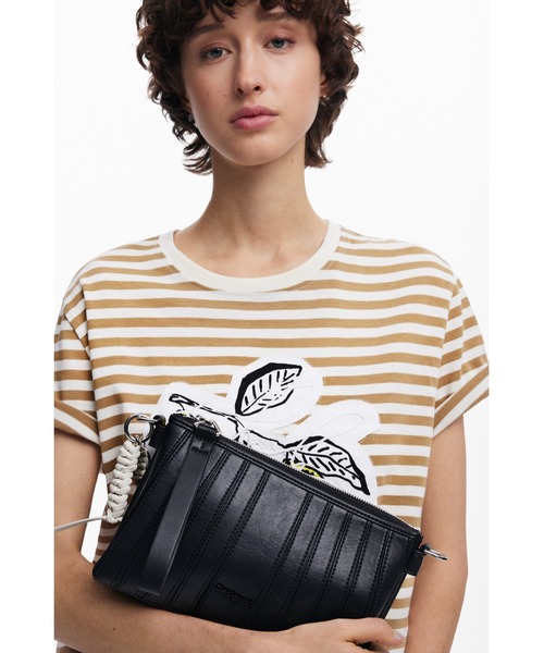 Desigual（デシグアル）の「【チャーム付き】ステッチパネルミニショルダーバッグ（ボディバッグ/ウエストポーチ・レディース・ブラック・FREE）」の9枚目の写真