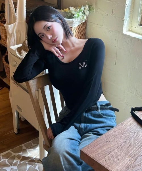 MUCENT（ムセント）の「【日本未発売/WEB限定】MUCENT(ムセント)/Uネック 裾ラウンド クロップド スリム カットソー/Asti Slim Unek Gulim Tee（Tシャツ/カットソー・レディース・グレー/ブラック/ホワイト・FREE）」の18枚目の写真