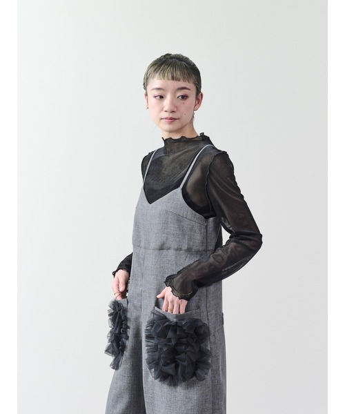 DOLLUPOOPS（ドールアップウップス）の「【定番オケージョンアイテム】ポケットチュールフリルモチーフ オールインワン（サロペット/オーバーオール・レディース・レンガ/チャコールグレー/ブラック・38）」の3枚目の写真