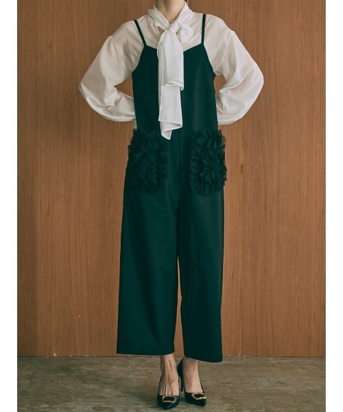 DOLLUPOOPS（ドールアップウップス）の「【定番オケージョンアイテム】ポケットチュールフリルモチーフ オールインワン（サロペット/オーバーオール・レディース・レンガ/チャコールグレー/ブラック・38）」の2枚目の写真