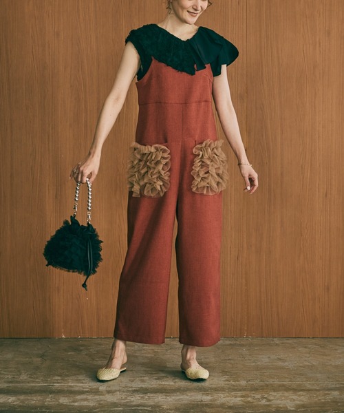 DOLLUPOOPS（ドールアップウップス）の「【定番オケージョンアイテム】ポケットチュールフリルモチーフ オールインワン（サロペット/オーバーオール・レディース・レンガ/チャコールグレー/ブラック・38）」の5枚目の写真