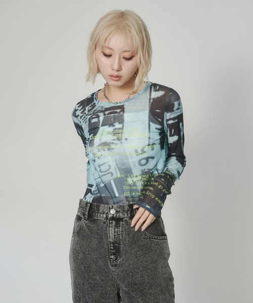 ENVYM(アンビー)の「プリントシアートップス(Tシャツ/カットソー・レディース・ブラック/ブルー・FREE)」の13枚目の写真