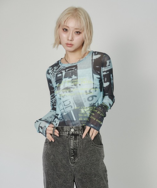 ENVYM(アンビー)の「プリントシアートップス(Tシャツ/カットソー・レディース・ブラック/ブルー・FREE)」の14枚目の写真