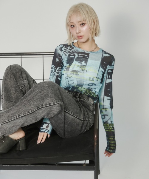 ENVYM(アンビー)の「プリントシアートップス(Tシャツ/カットソー・レディース・ブラック/ブルー・FREE)」の15枚目の写真
