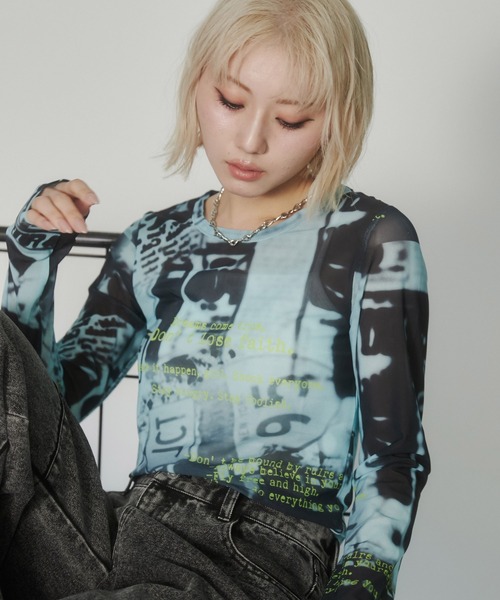 ENVYM(アンビー)の「プリントシアートップス(Tシャツ/カットソー・レディース・ブラック/ブルー・FREE)」の17枚目の写真