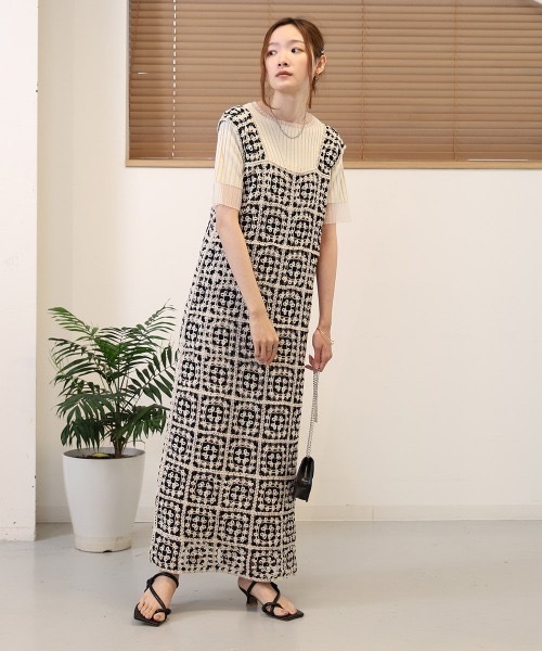 Bab(バブ)の「【XS~M 低身長向けサイズあり】クロシェロングワンピース(ワンピース・レディース・モカ/ベージュ系その他/ベージュ×ブラック/チャコールグレー/イエロー/ホワイト系その他/ブラック・MEDIUM/SMALL/X-SMALL)」の11枚目の写真