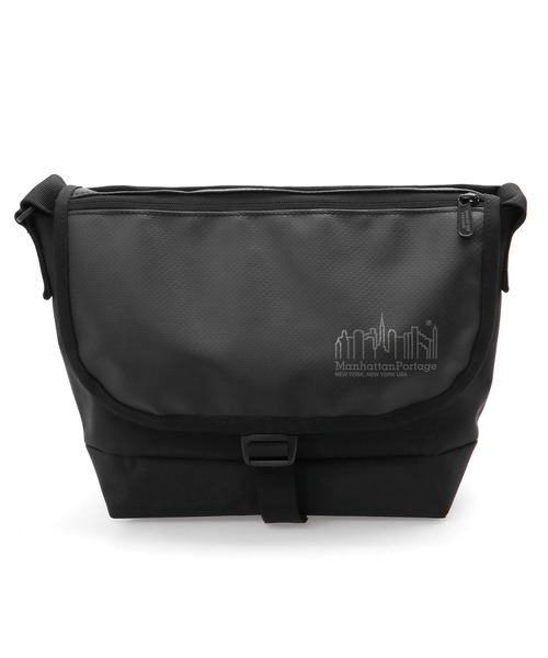 Manhattan Portage（マンハッタンポーテージ）の「Pacific Nylon Messenger Bag JR Flap Zipper Pocket W/ Divider（メッセンジャーバッグ・メンズ・ブラック・SMALL）」の2枚目の写真