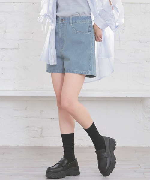 Honeys（ハニーズ）の「デニムショートパンツ（デニムパンツ・レディース・ブルー系その他2/ブルー系その他3/グレー/ブルー系その他・L/LL/M/S/SS）」の2枚目の写真