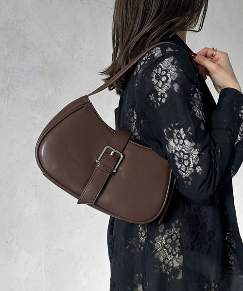 Thevon(ゼボン)の「ベルト付きワンハンドルバッグ(ボストンバッグ・レディース・ダークブラウン/ブラック/アイボリー・FREE)」の3枚目の写真