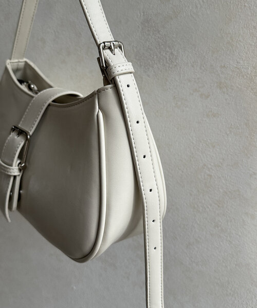 Thevon(ゼボン)の「ベルト付きワンハンドルバッグ(ボストンバッグ・レディース・ダークブラウン/ブラック/アイボリー・FREE)」の14枚目の写真